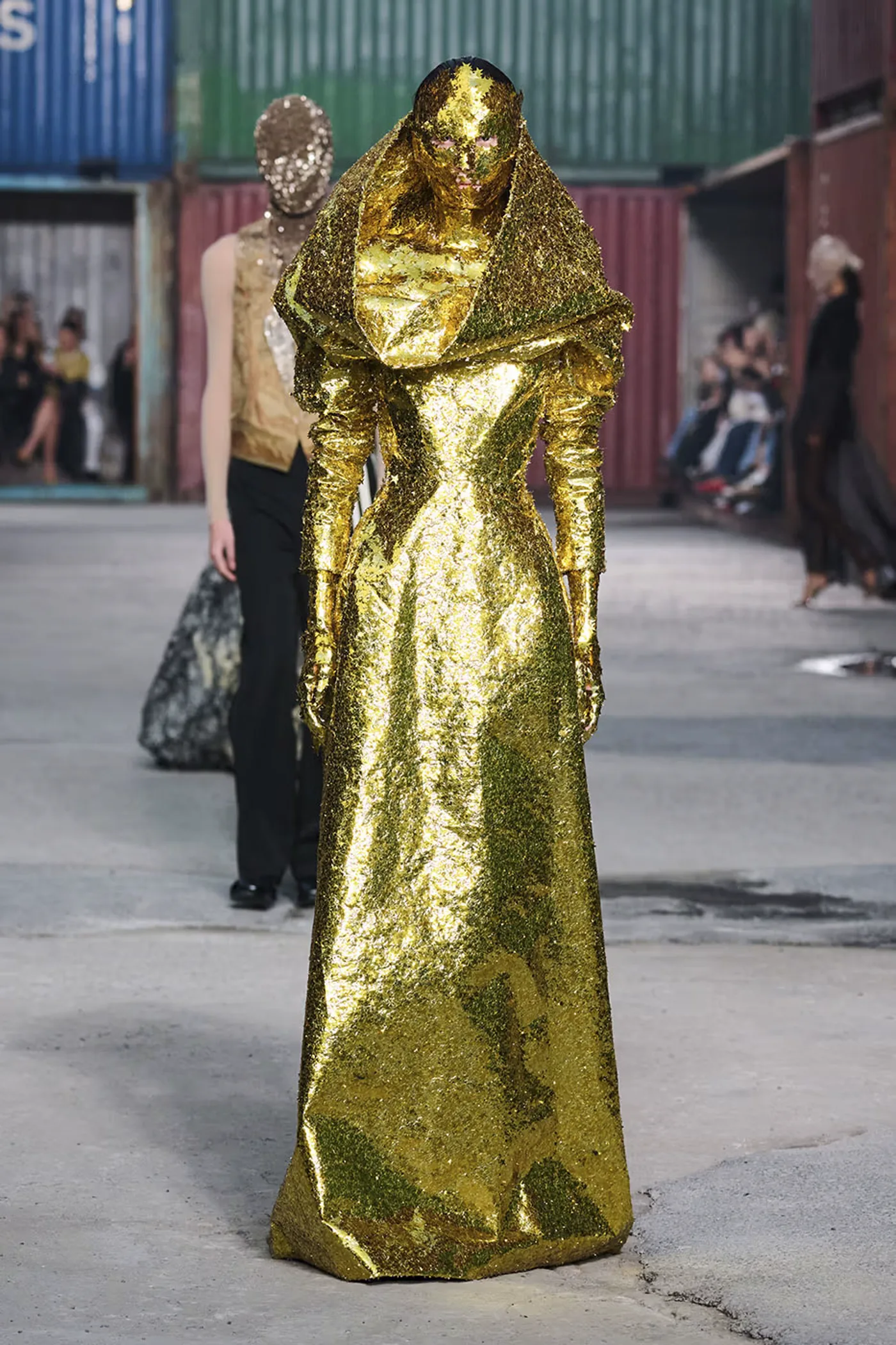 https hypebeast.com image 2026 04 01 maison margiela fw26 shanghai fashion week collection 023 2