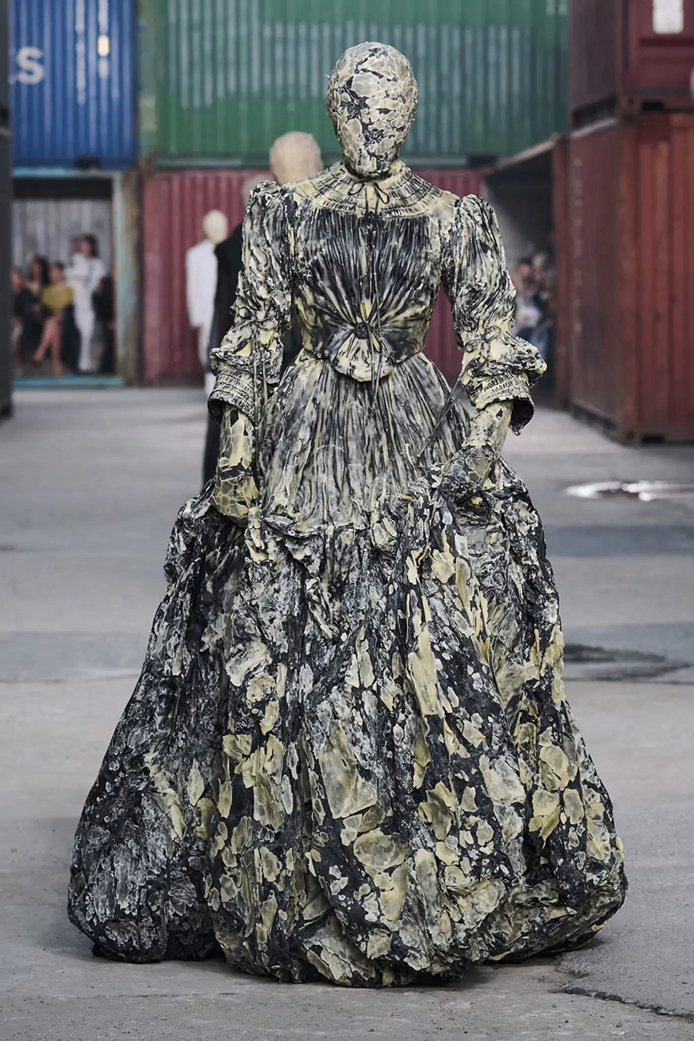 https hypebeast.com image 2026 04 01 maison margiela fw26 shanghai fashion week collection 025 3