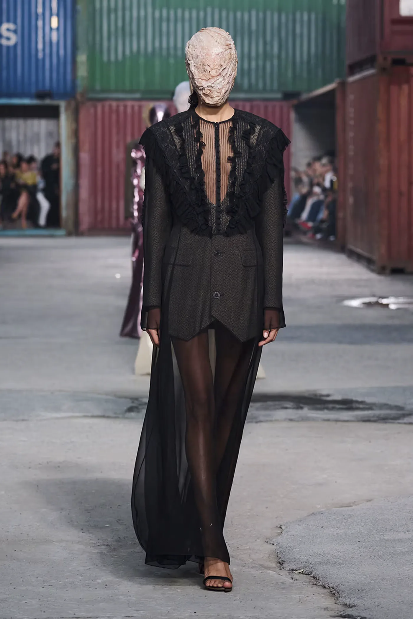 https hypebeast.com image 2026 04 01 maison margiela fw26 shanghai fashion week collection 027 2