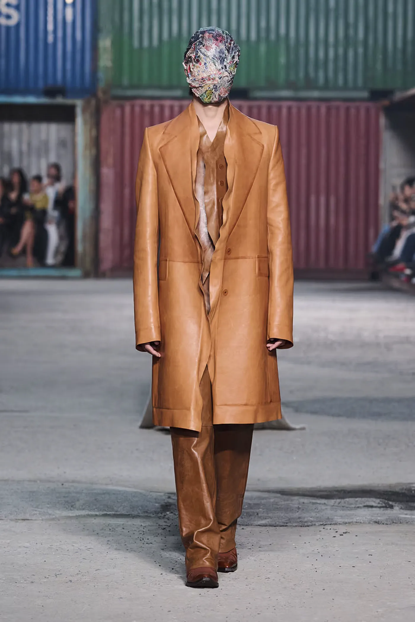 https hypebeast.com image 2026 04 01 maison margiela fw26 shanghai fashion week collection 036 2