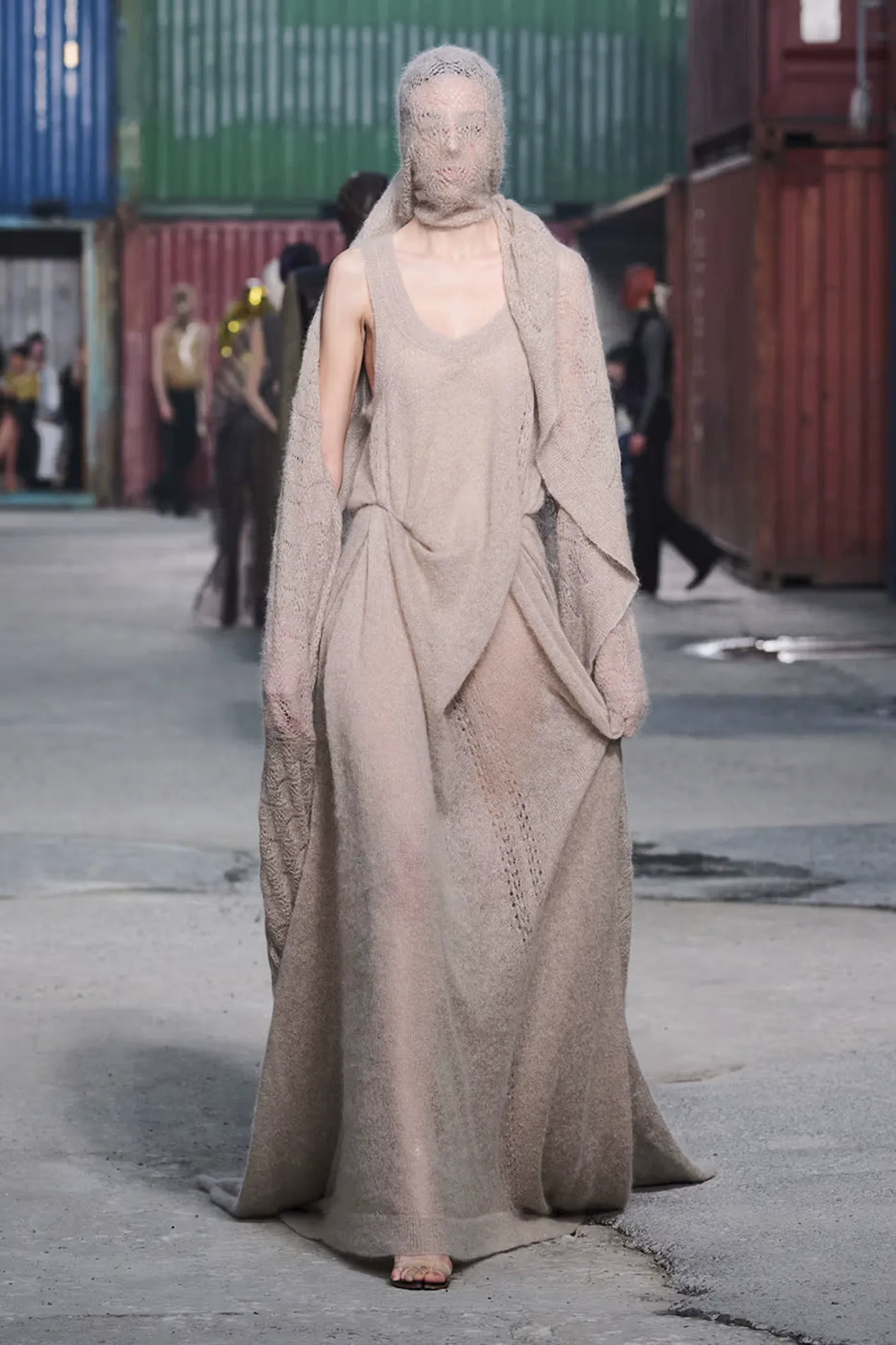 https hypebeast.com image 2026 04 01 maison margiela fw26 shanghai fashion week collection 037 2