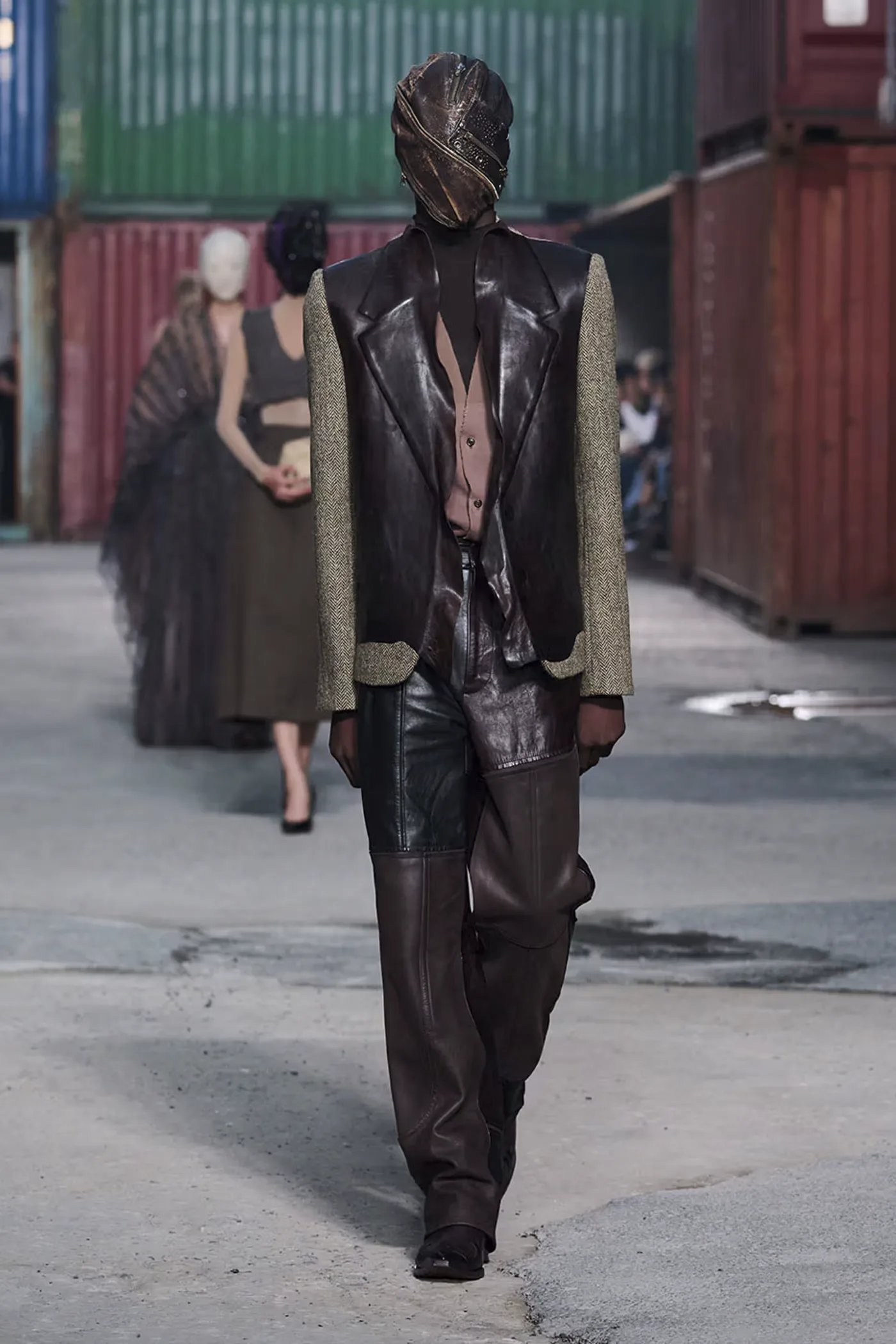 https hypebeast.com image 2026 04 01 maison margiela fw26 shanghai fashion week collection 038 2