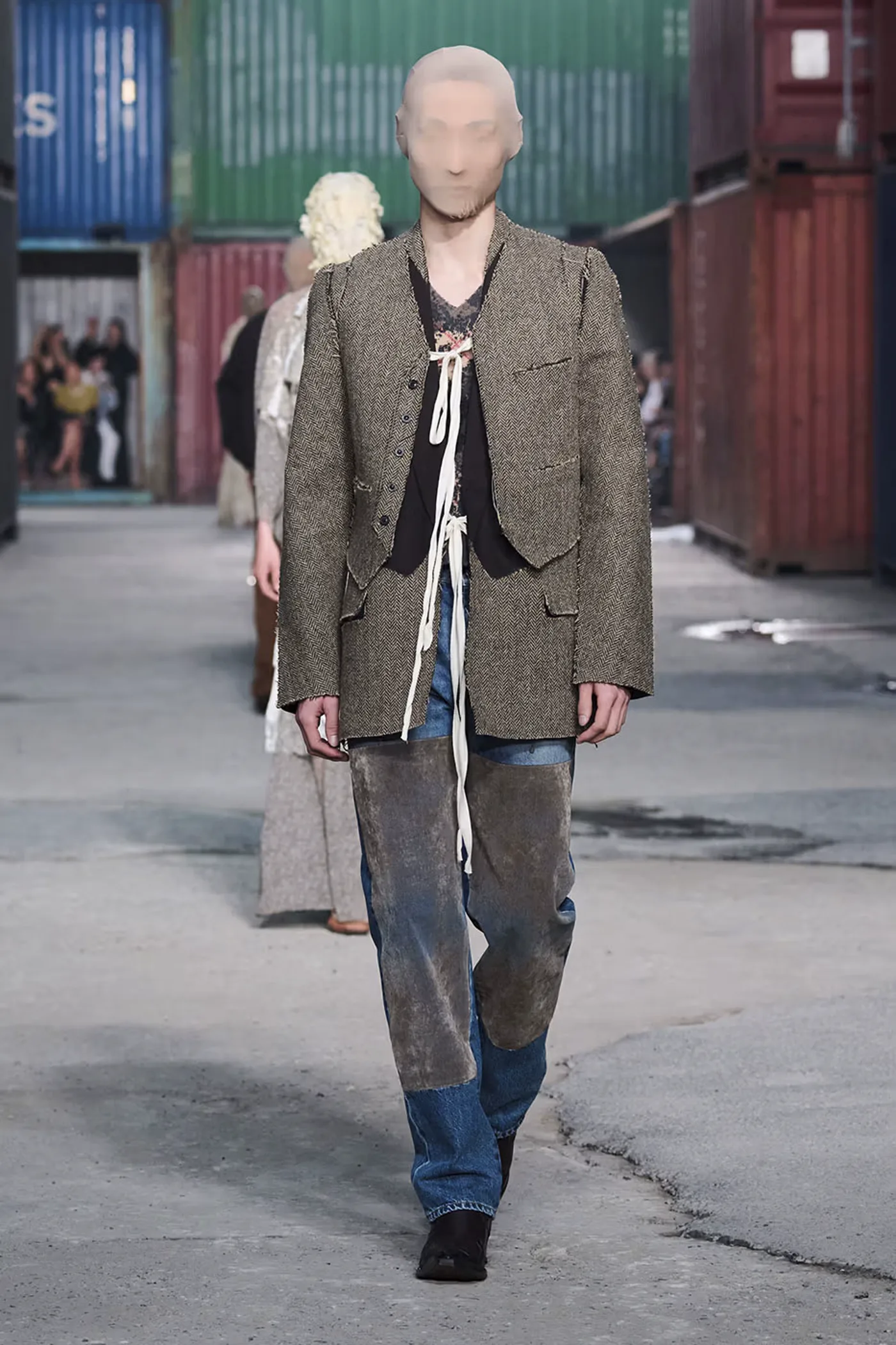 https hypebeast.com image 2026 04 01 maison margiela fw26 shanghai fashion week collection 047 2