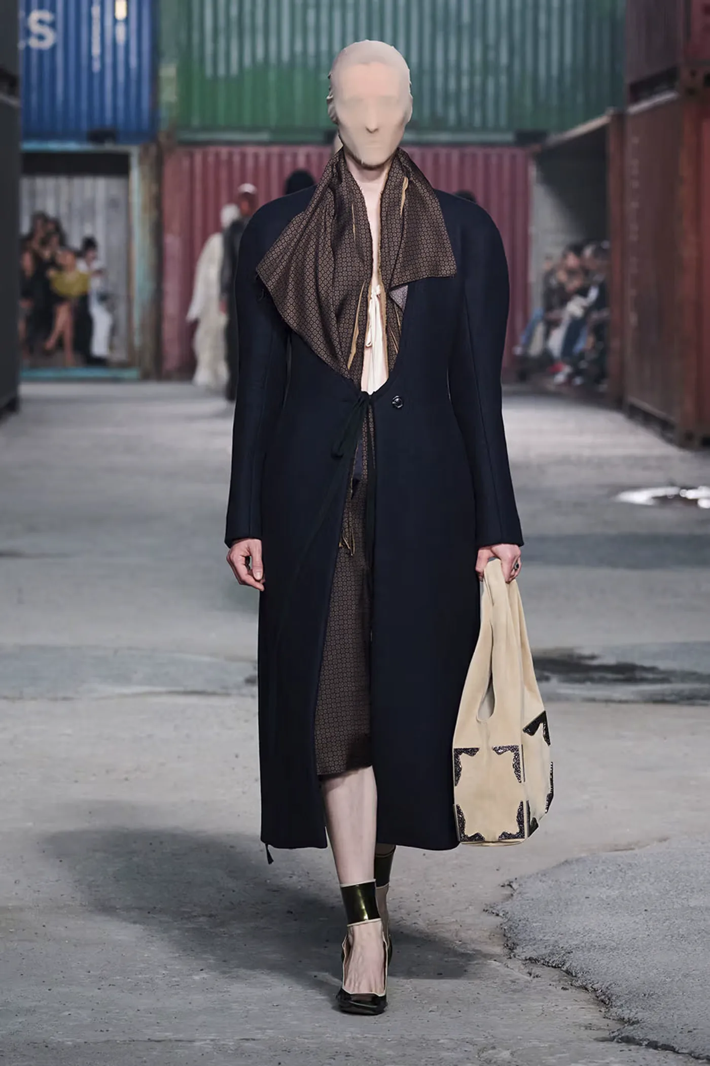 https hypebeast.com image 2026 04 01 maison margiela fw26 shanghai fashion week collection 056 2