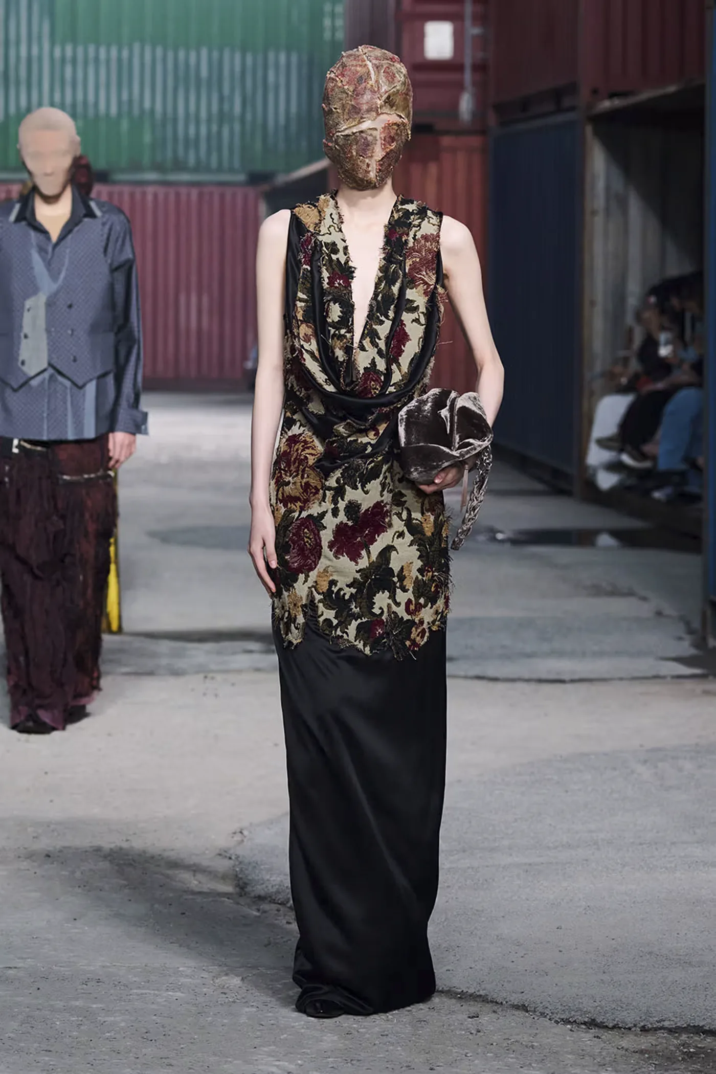 https hypebeast.com image 2026 04 01 maison margiela fw26 shanghai fashion week collection 061 2
