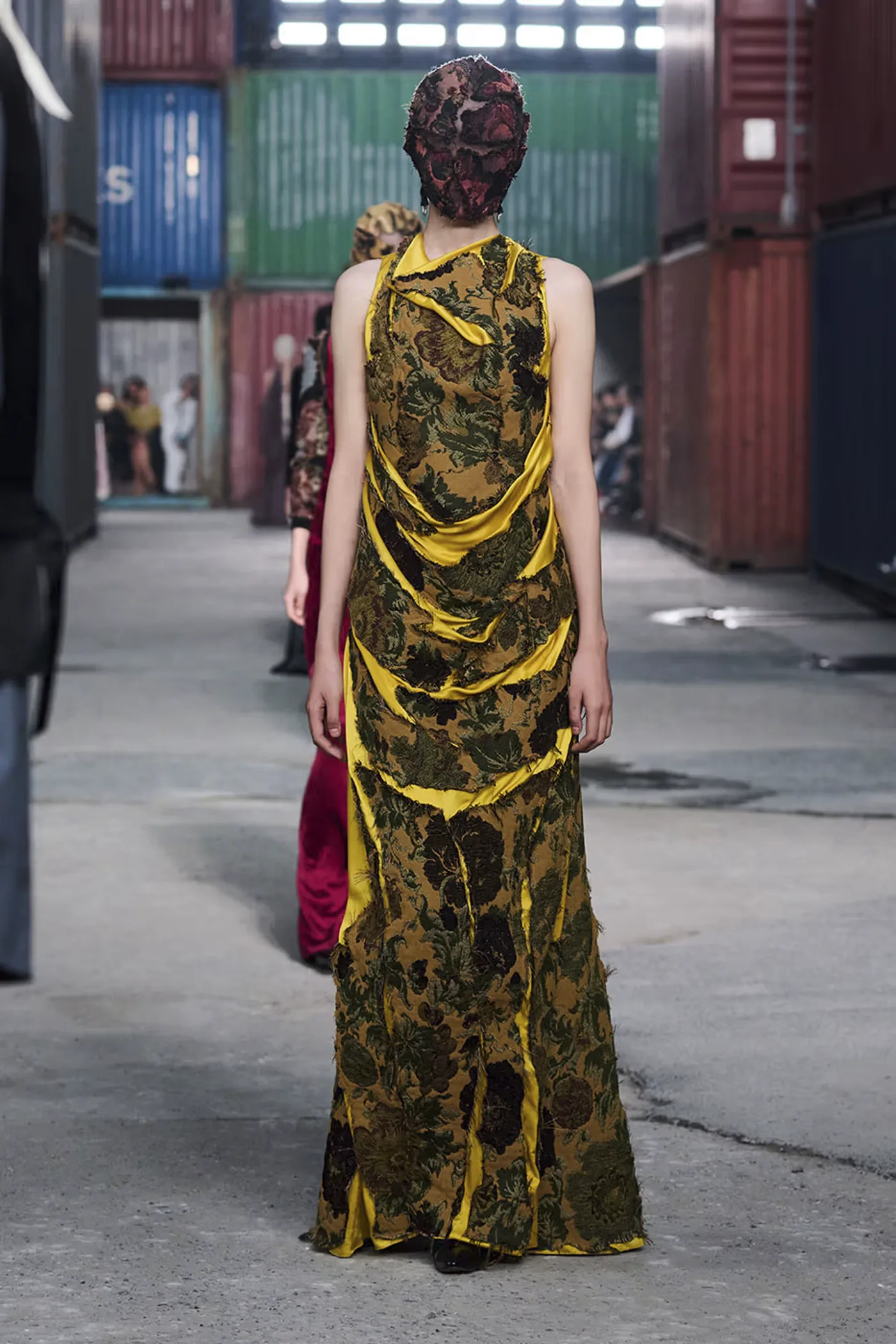 https hypebeast.com image 2026 04 01 maison margiela fw26 shanghai fashion week collection 063 2