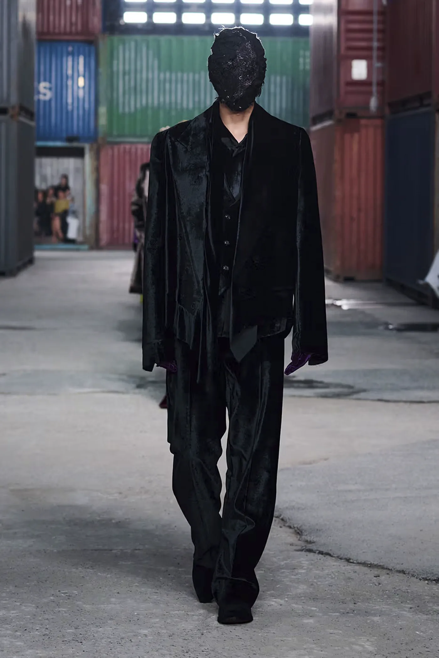 https hypebeast.com image 2026 04 01 maison margiela fw26 shanghai fashion week collection 068 2