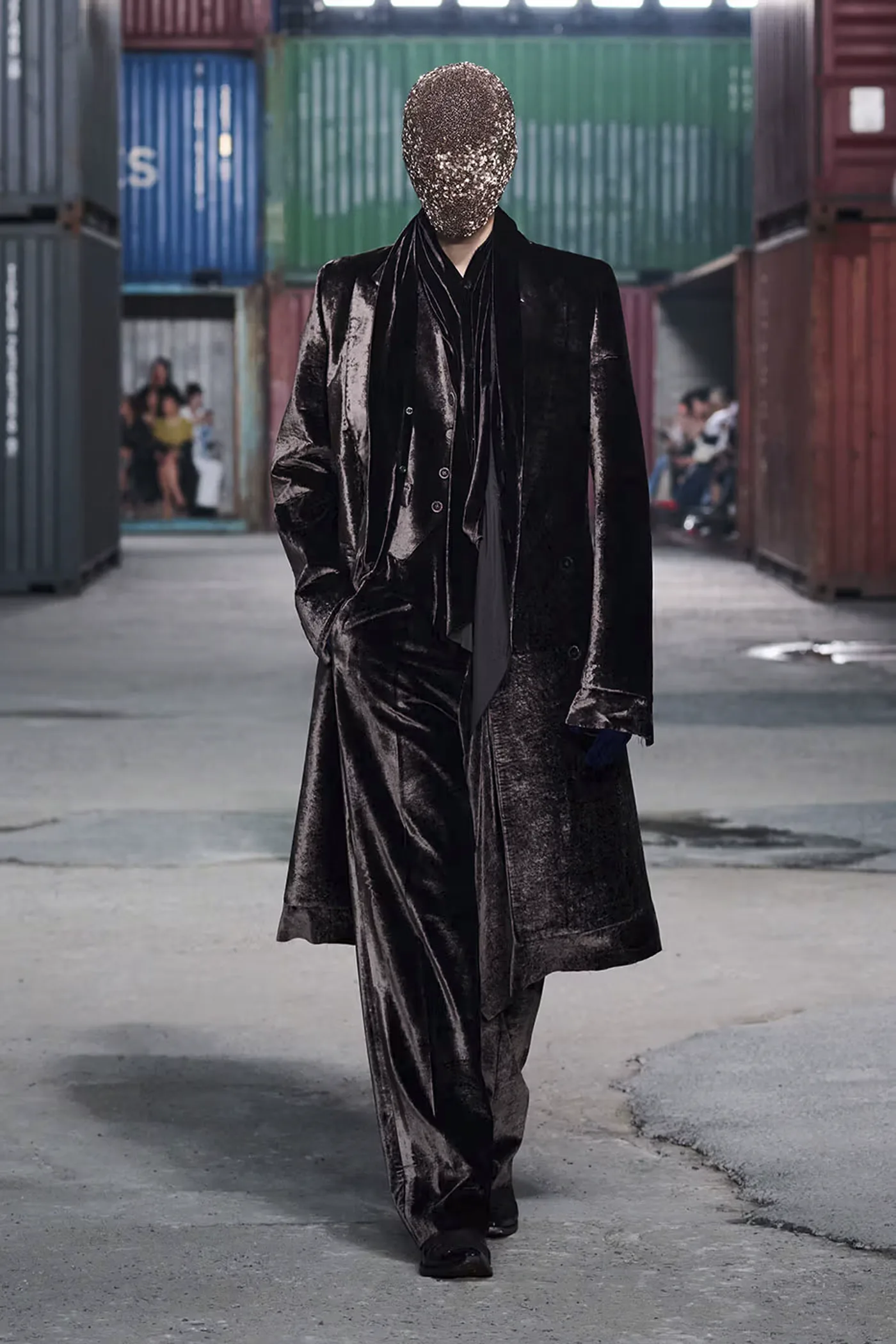 https hypebeast.com image 2026 04 01 maison margiela fw26 shanghai fashion week collection 070 2