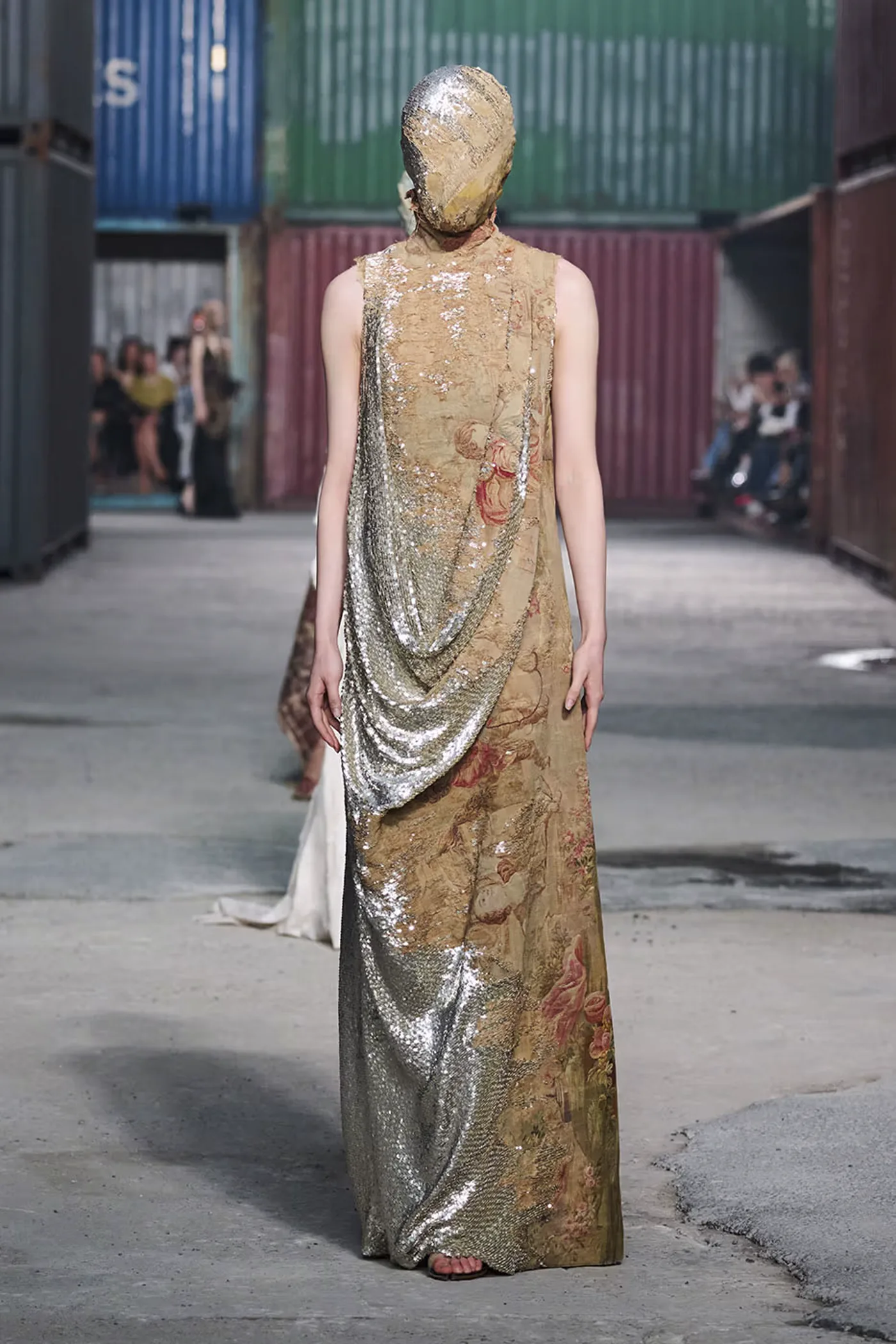 https hypebeast.com image 2026 04 01 maison margiela fw26 shanghai fashion week collection 074 2