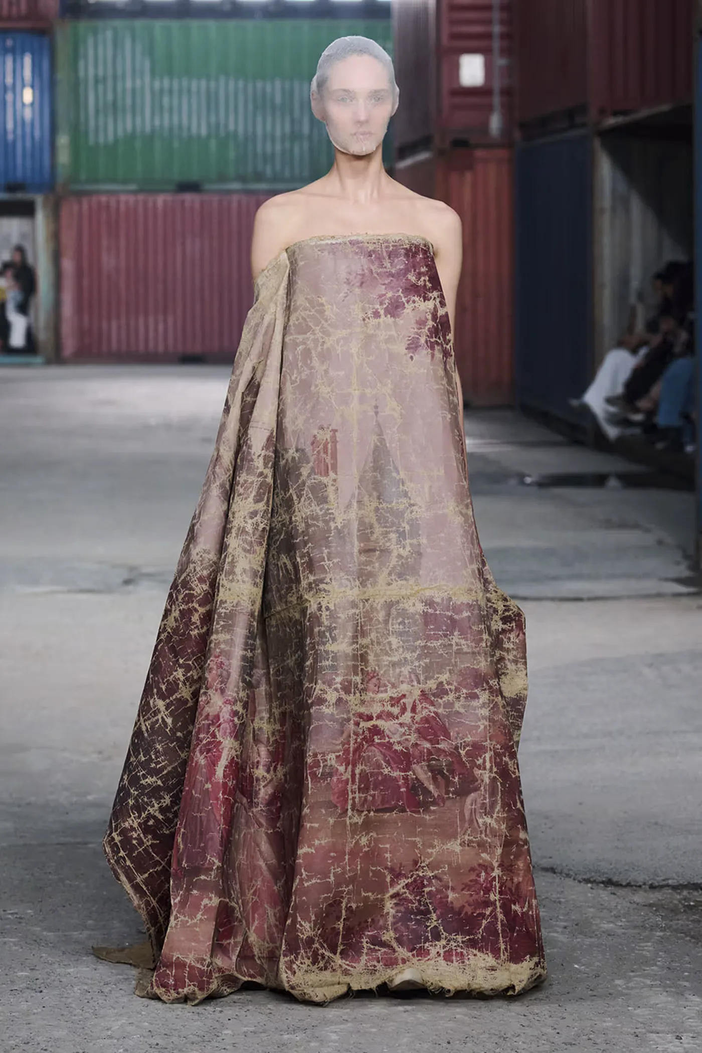 https hypebeast.com image 2026 04 01 maison margiela fw26 shanghai fashion week collection 076 2