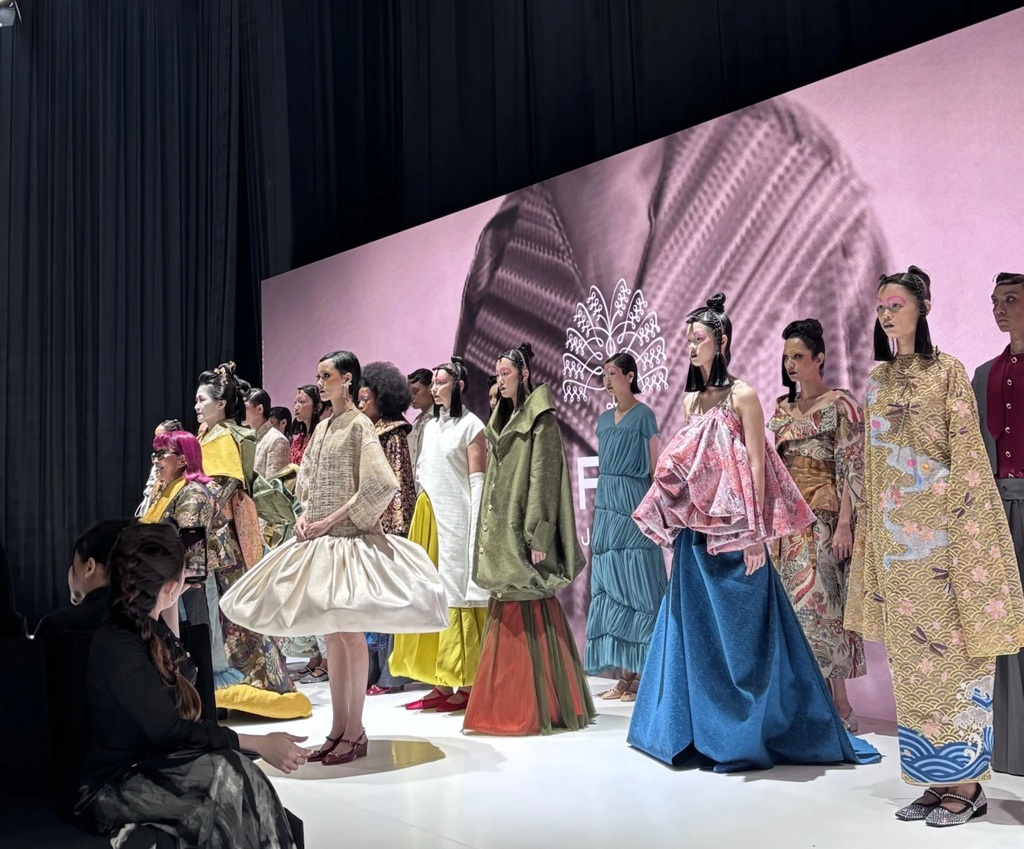 Koleksi ‘Whisper of Elegance’ karya Nila Baharuddin