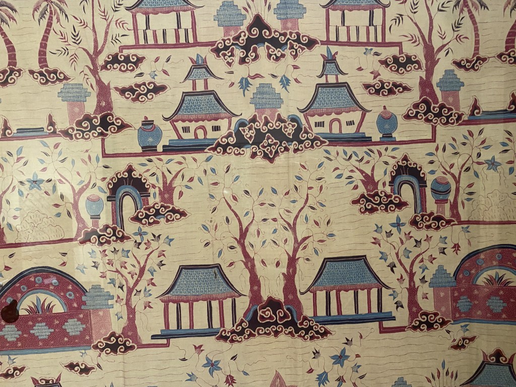 Batik Cirebon - Melihat Keindahan Batik Pesisiran Pantai Utara Jawa dan Kebaya Peranakan bersama Himpunan Wastraprema dan Didi Budiardjo