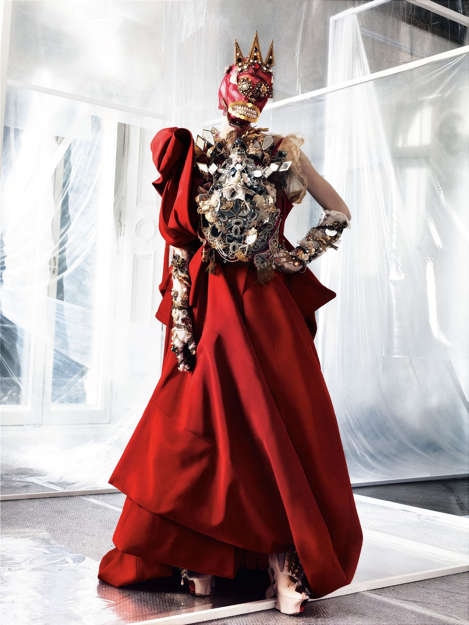 Maison Margiela SS15 by Craig McDean for Vogue. Source: https://www.vogue.com/article/john-galliano-in-his-own-words-the-designer-reflects-on-a-extraordinary-decade-at-maison-margiela