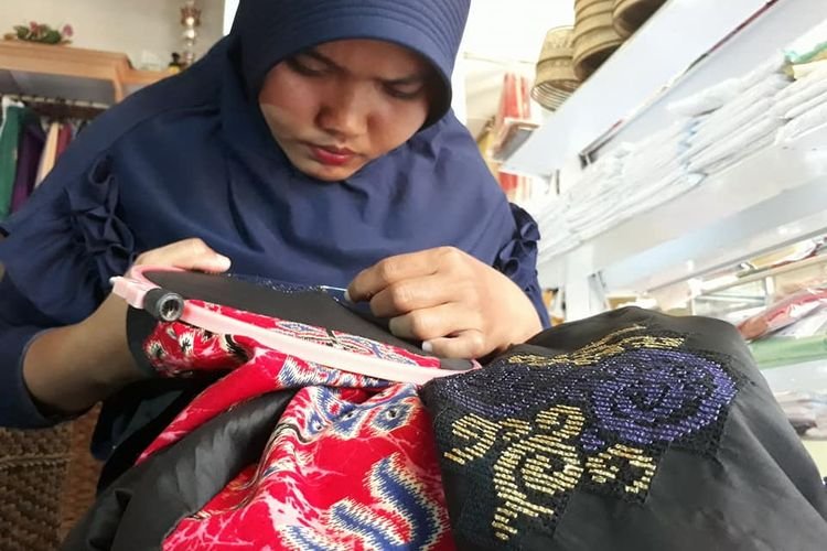 Feronita Suma Sulam Karawo